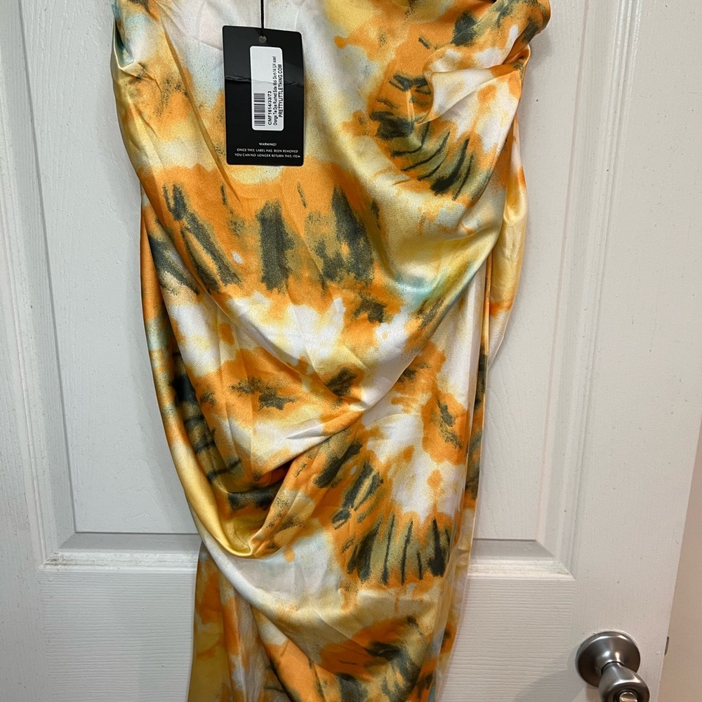 Pretty little thing skirt-set sold together